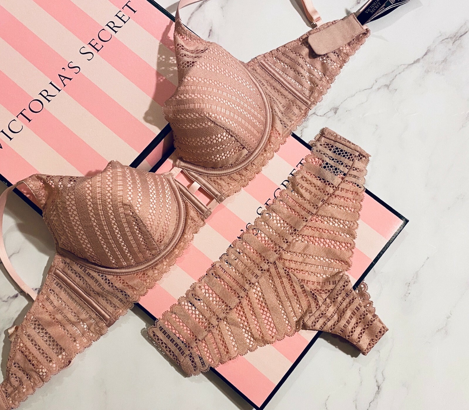 

Victorias Secret LUXE Сексуальный кружевной бюстгальтер на подкладке с глубоким вырезом и легкой подкладкой, скромный розовый, Demure pink