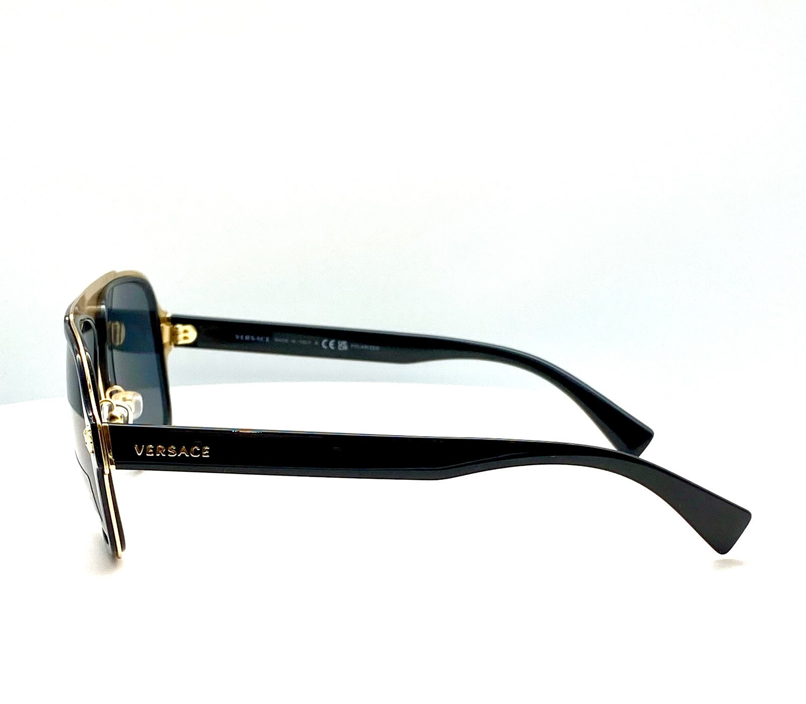Pre-owned Versace Ve2199 100281 Black-gold/gray Polarized Men's Sunglasses