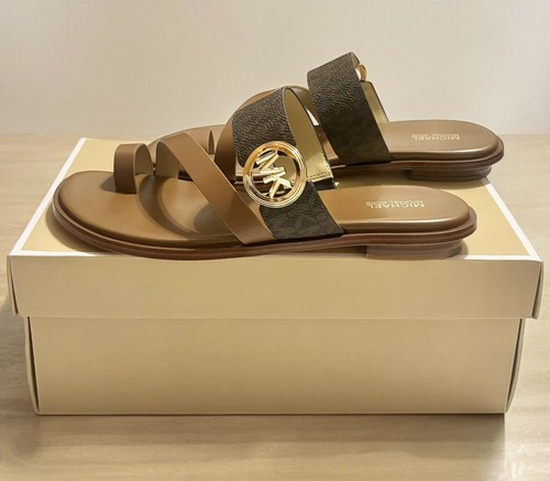 サンダル・ミュール MICHAEL KORS Women Sandals 40S5IRHS4L230 Brown NEW MICHAEL KORS SIGNATURE VERA FLAT THONG SANDAL BROWN SIZE