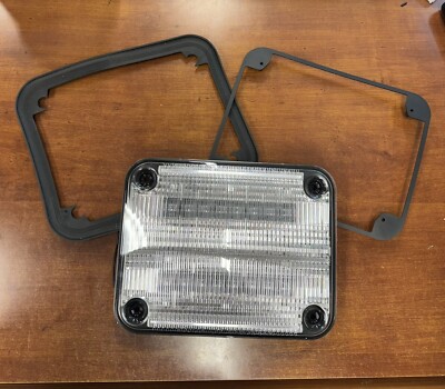 WHELEN 900 SERIES SMART LED RED / BLUE SPLIT Model #90RB5FCR (Gasket + mount)