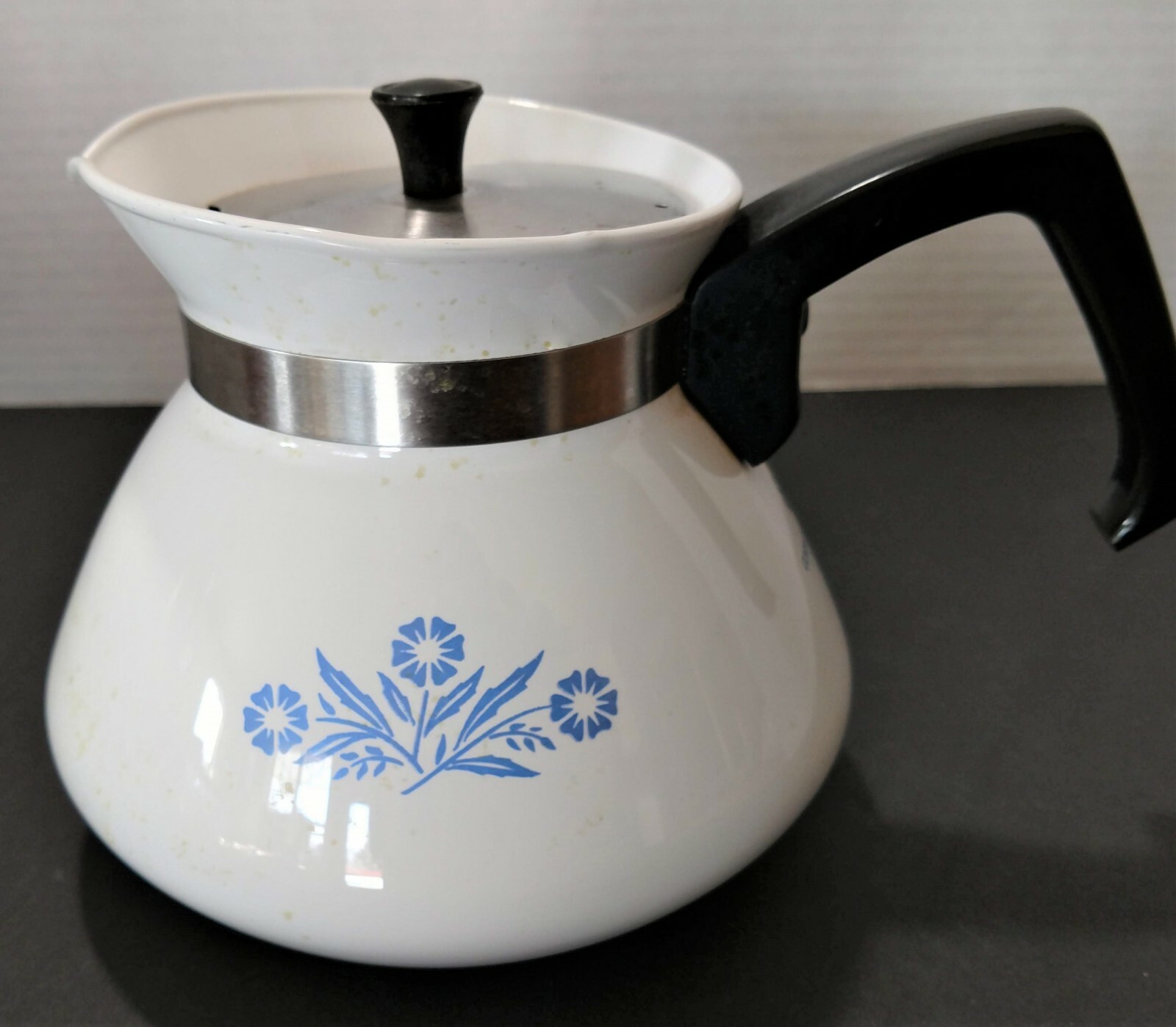 Vintage Corning Ware Cornflower Blue and White Teapot Coffee Carafe 6 Cup P-104