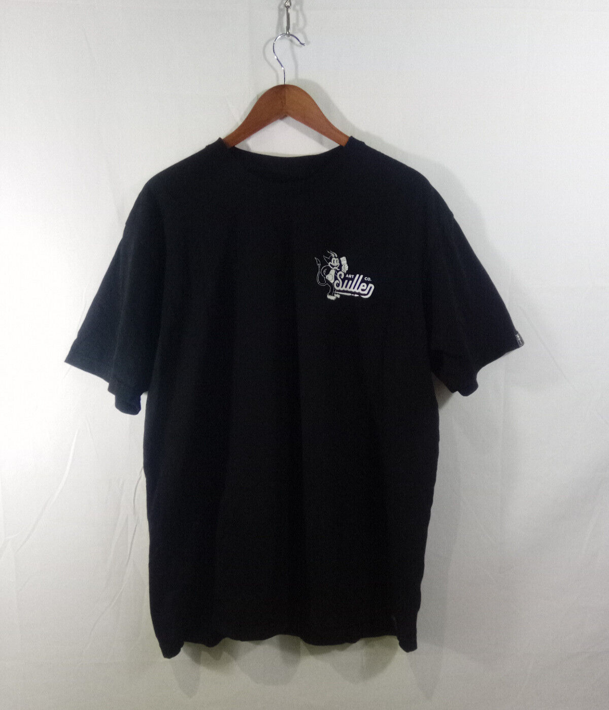 SULLEN ART COMPANT DIRTY DEEDS CRAZY CAT GRAPHIC SHORT SULLEN ART COMPANT DIRTY DEEDS CRAZY CAT GRAPHIC SHORT