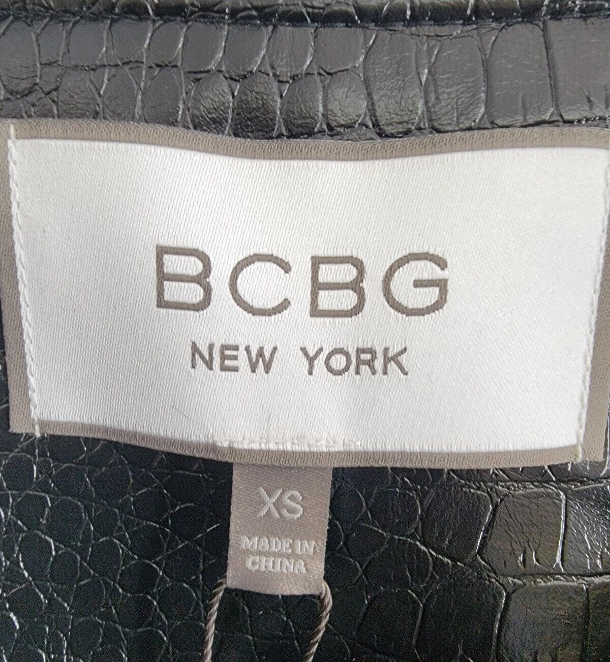 BCBG New York Short-Cut Jacket Women's XS Black Round Neck Front Zip Closure L/S - Picture 10 of 17