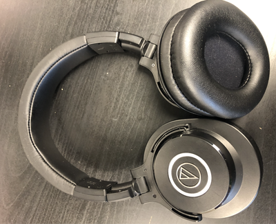 Audio-Technica ATH-M40x Closed-Back Professional Studio Monitor Headphones Black