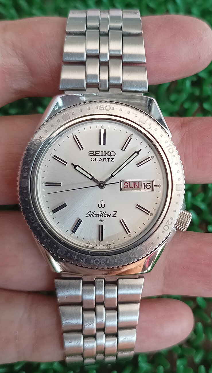 RARE VINTAGE SEIKO SILVER WAVE Z 7123-8070 QUARTZ DIVER