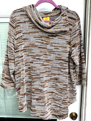 ++NWOT RUBY RD L BROWN WHITE BEIGE TONES LIGHT WEIGHT SWEATER TOP S401