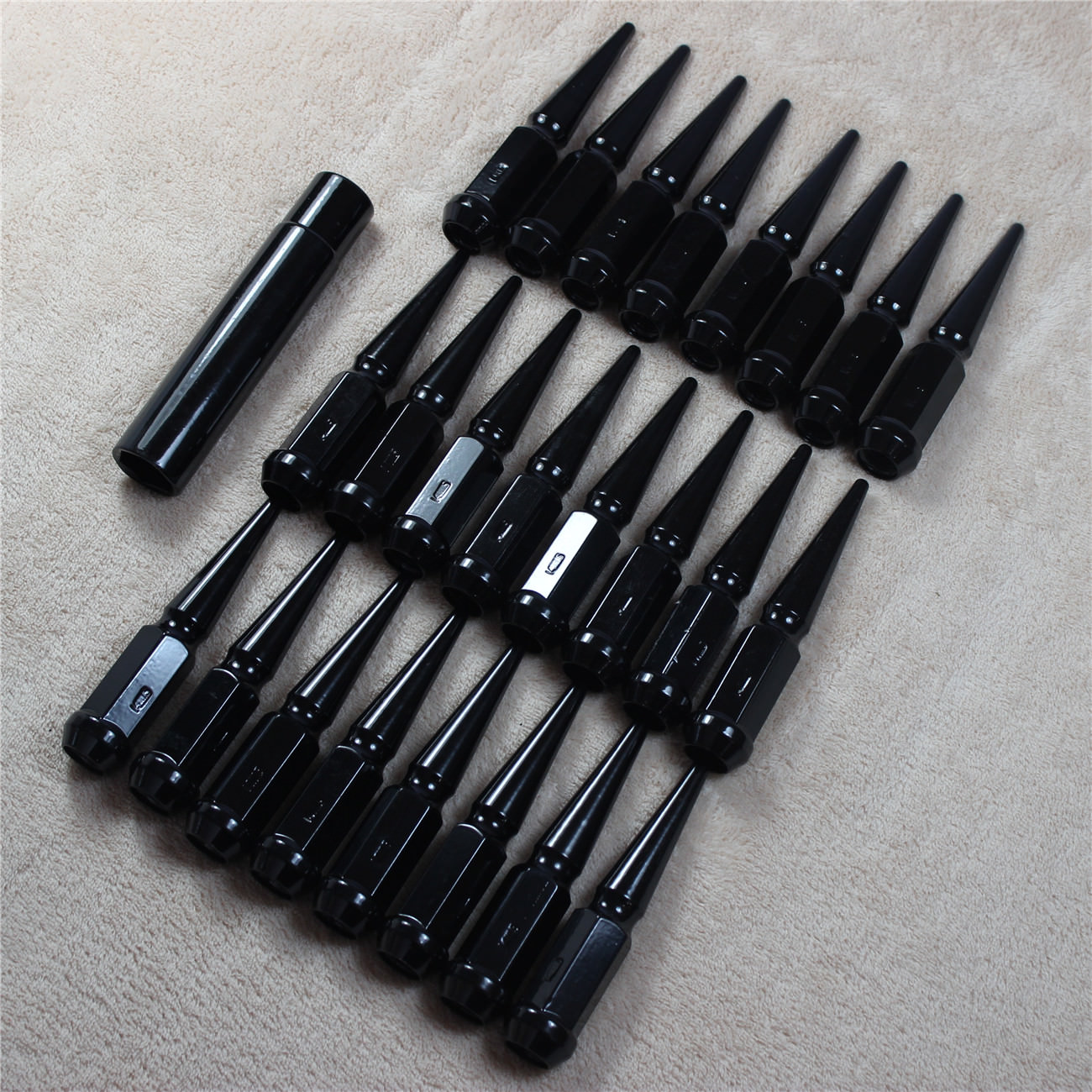 Black M14x1.5 Spike Lug Nuts FIT Chevy Silverado Tahoe 4.4" Tall w/ Key