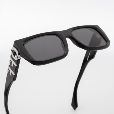 Pre-owned Off-white Oeri125s24pla0011007 Hays Black Sunglasses