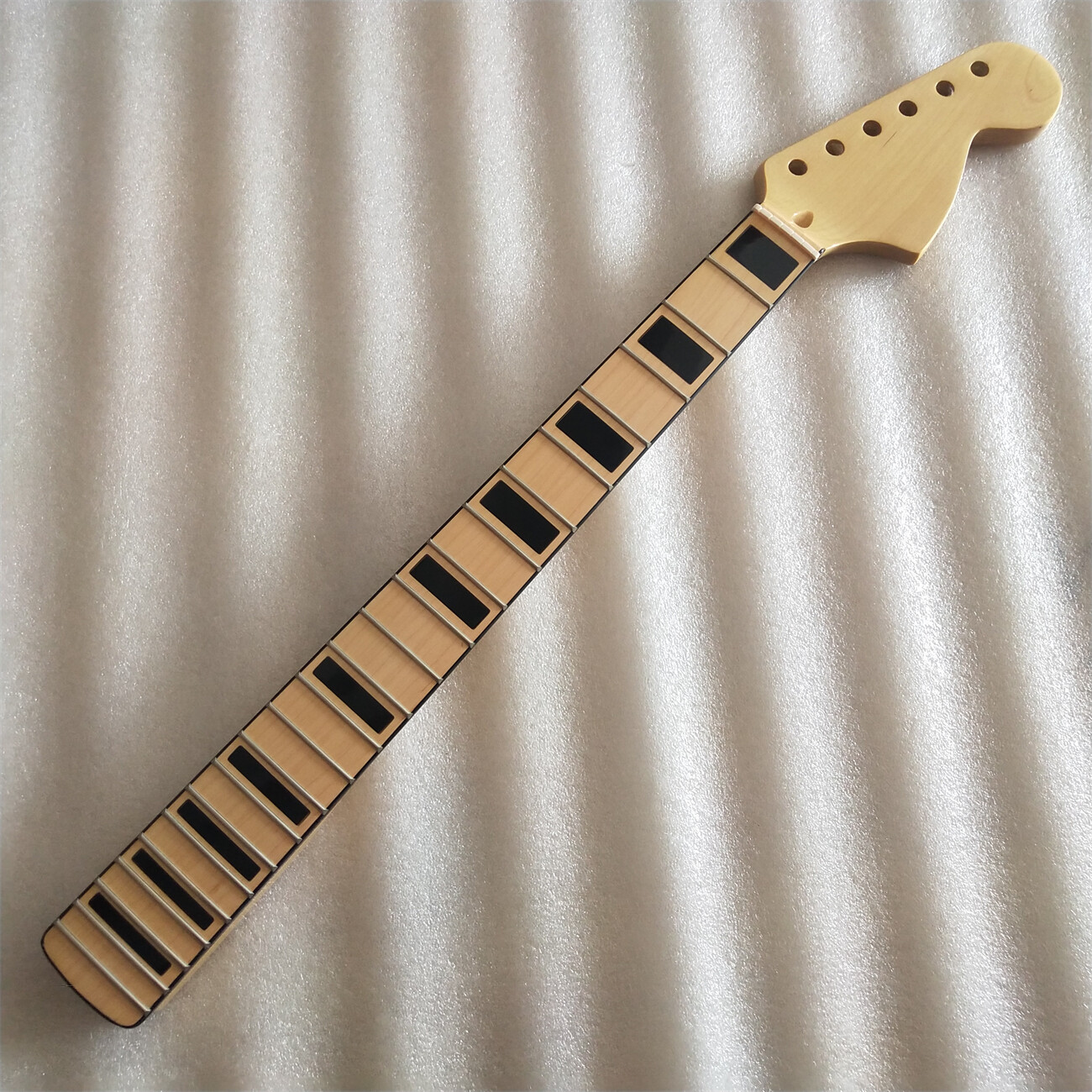 Have logo Big head Maple ST Guitar neck 22fret 25.5 maple
