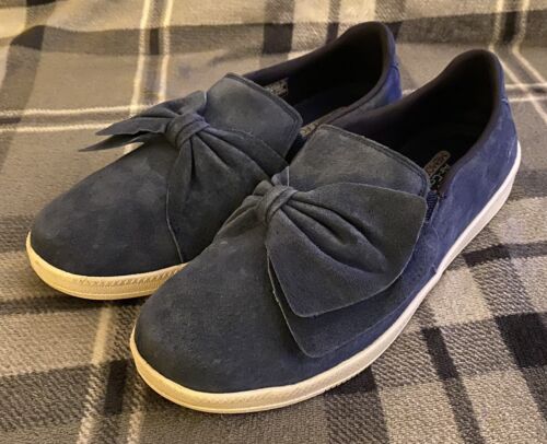 Women s 8.5 Skechers Madison Avenue Journey Slip On Sneakers Bow