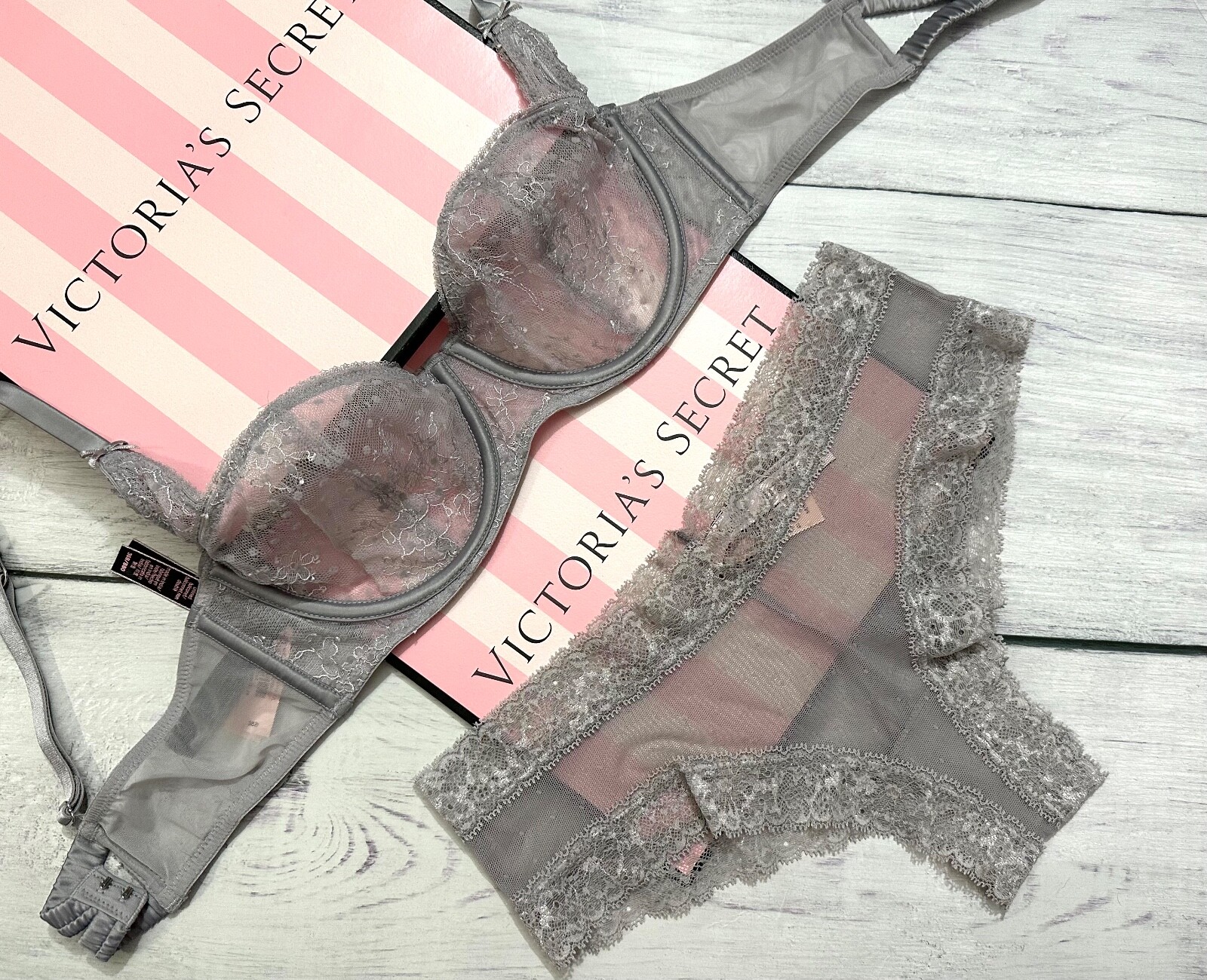

Комплект без подкладки Victorias Secret GRAY VELVET POLKA DOT Cheeky Set