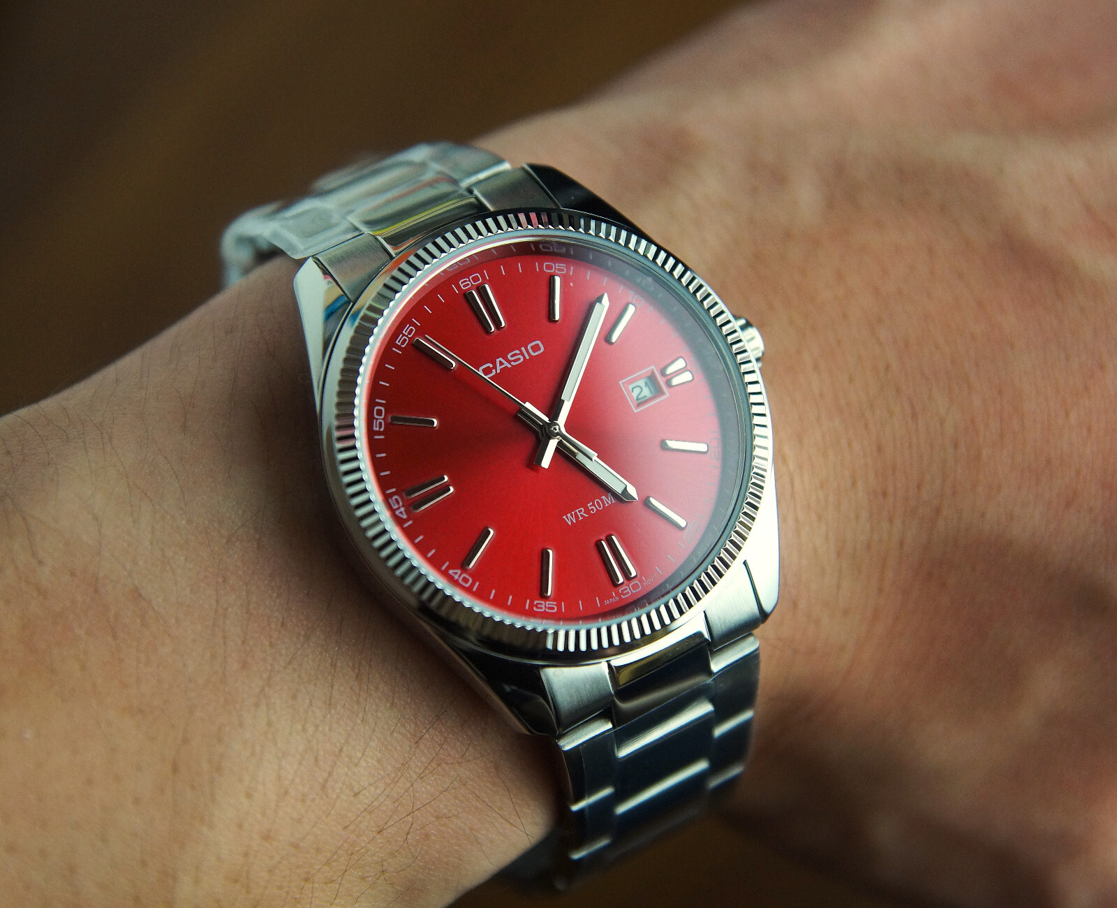 Casio MTP Series Quartz (38.5mm) Cherry Red Sunray Dial MTP Casio MTP Series Quartz (38.5mm) Cherry Red Sunray Dial MTP