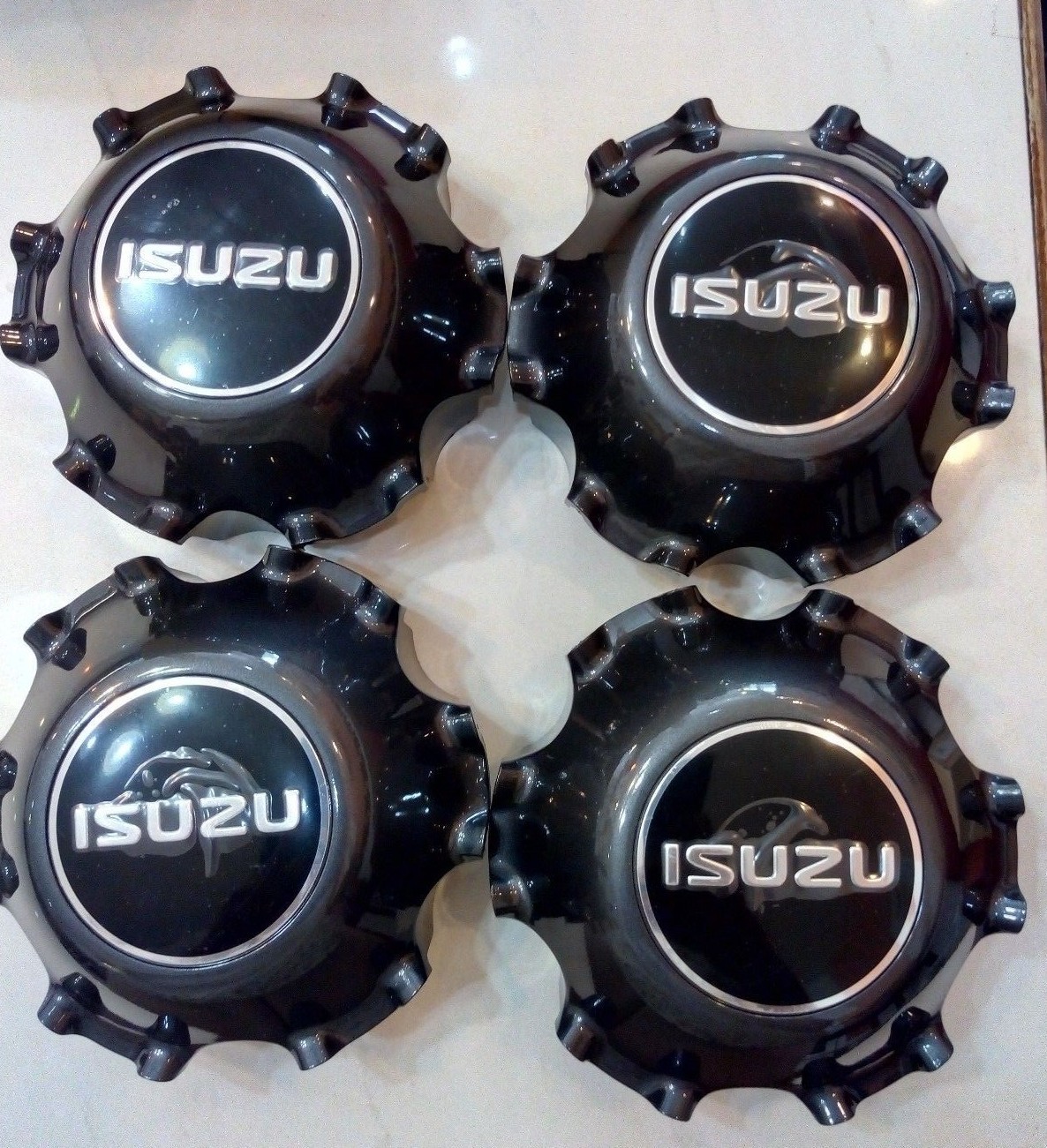 myuu A3 10点 SET 4 Pcs. COVER HUB CAP CENTER WHEEL ISUZU MU-X PICK UP 4WD