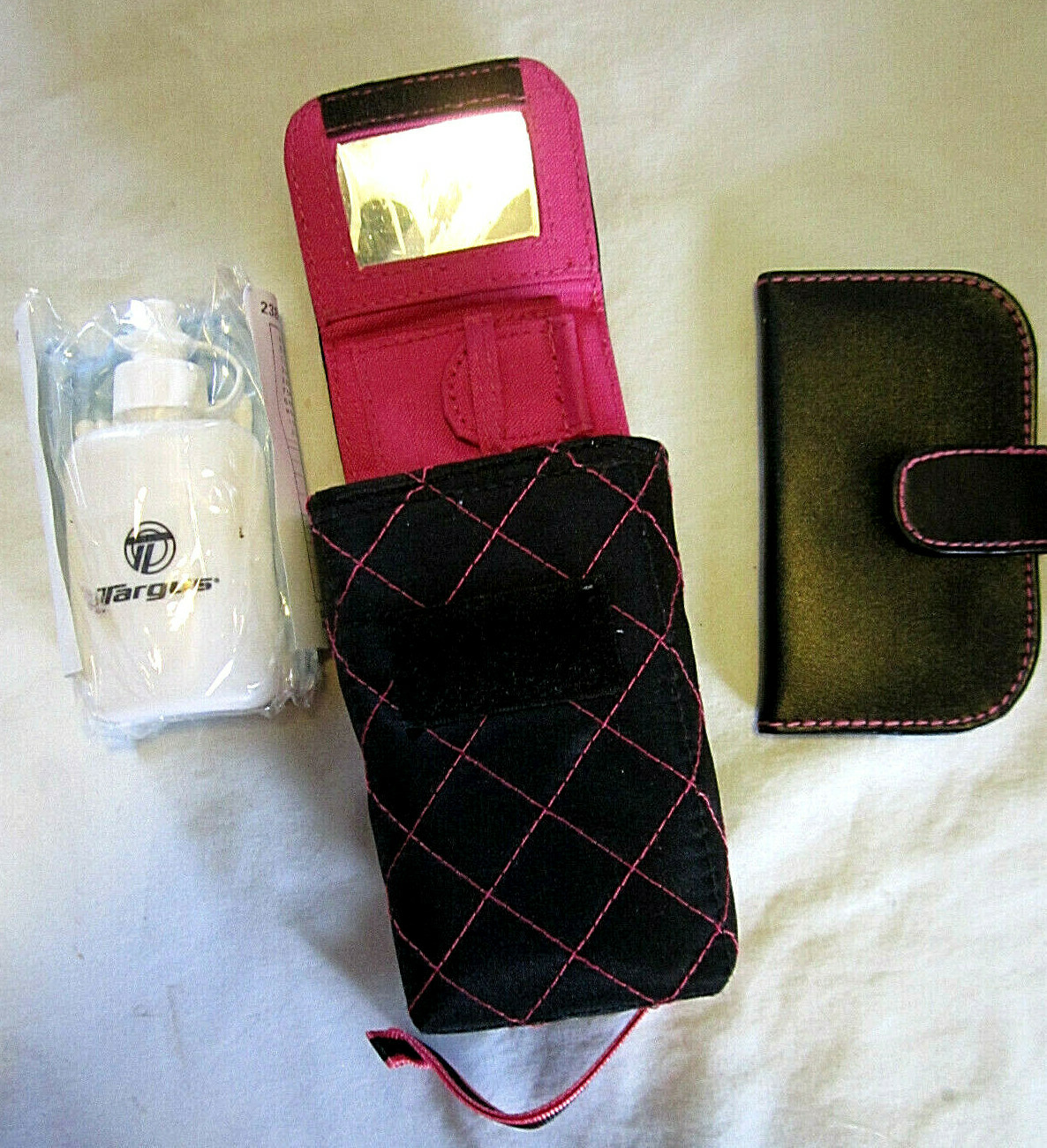 Targus Universal Digital Camera Starter Kit TG-MD100 Cam Case Wallet Shield Care