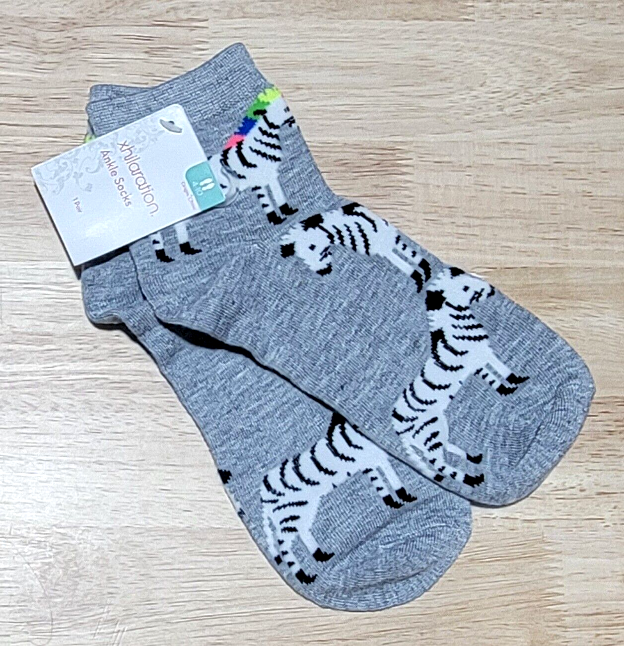Xhilaration Women Shoe Size 4-10 Rainbow Mohawk Zebra Gray Low Cut Socks
