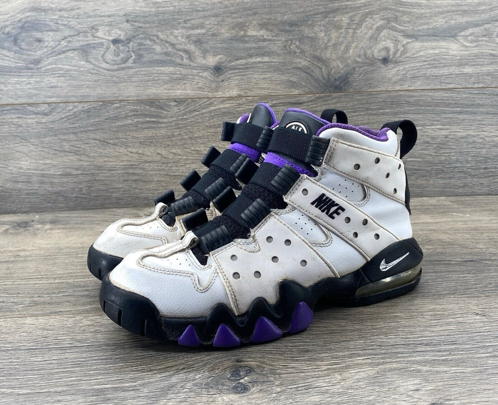Nike Youth Air Max2 CB '94 Basketball Shoe Size 5.5 Y White