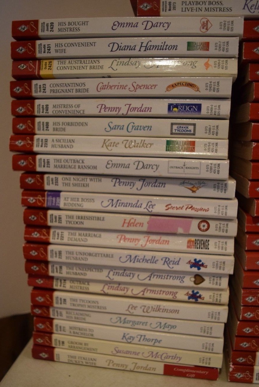 Lot of 126 HARLEQUIN PRESENTS Paperback Books