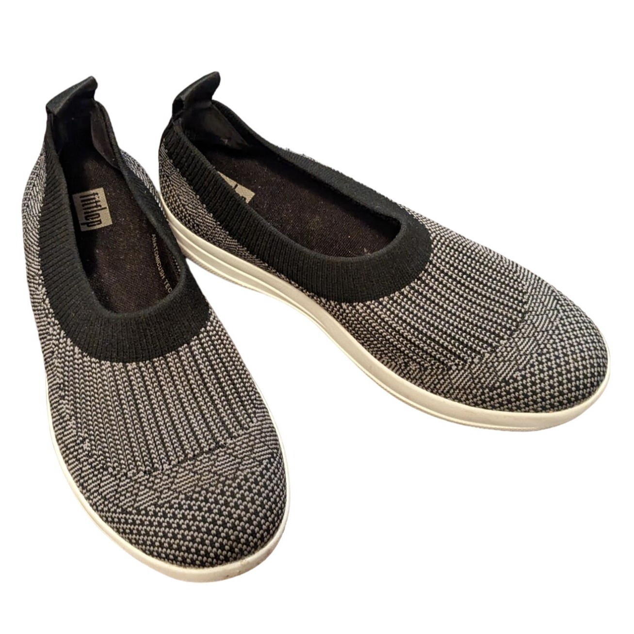 Amazon.com: FitFlop H84090-030 Surfa All Black US05