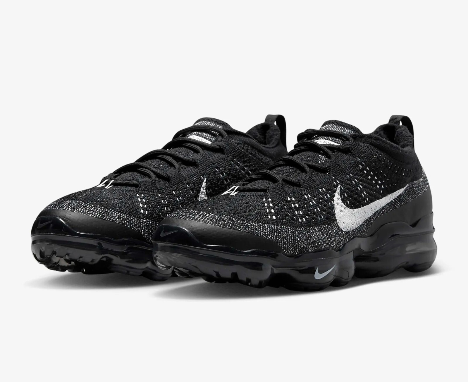 nike vapormax black size 6