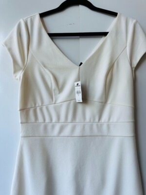 Express White Capped-Sleeve Dress V -Neck Sz M Classic Core Capsule Piece