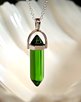 Helenite necklace shop