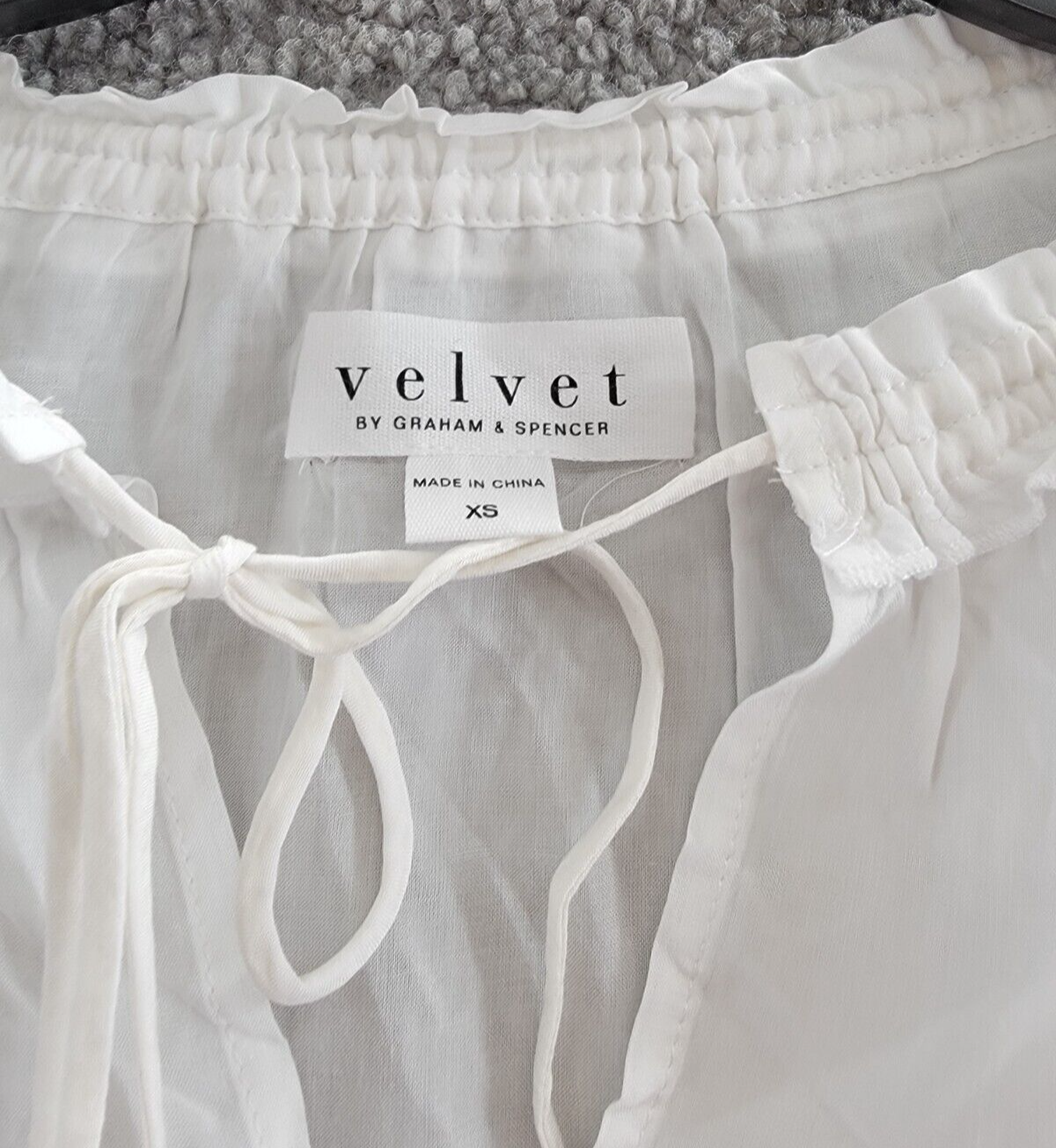 Velvet By Graham & Spencer V-Neck Long Sleeves Pullover Top Women's XS White - Picture 5 of 14