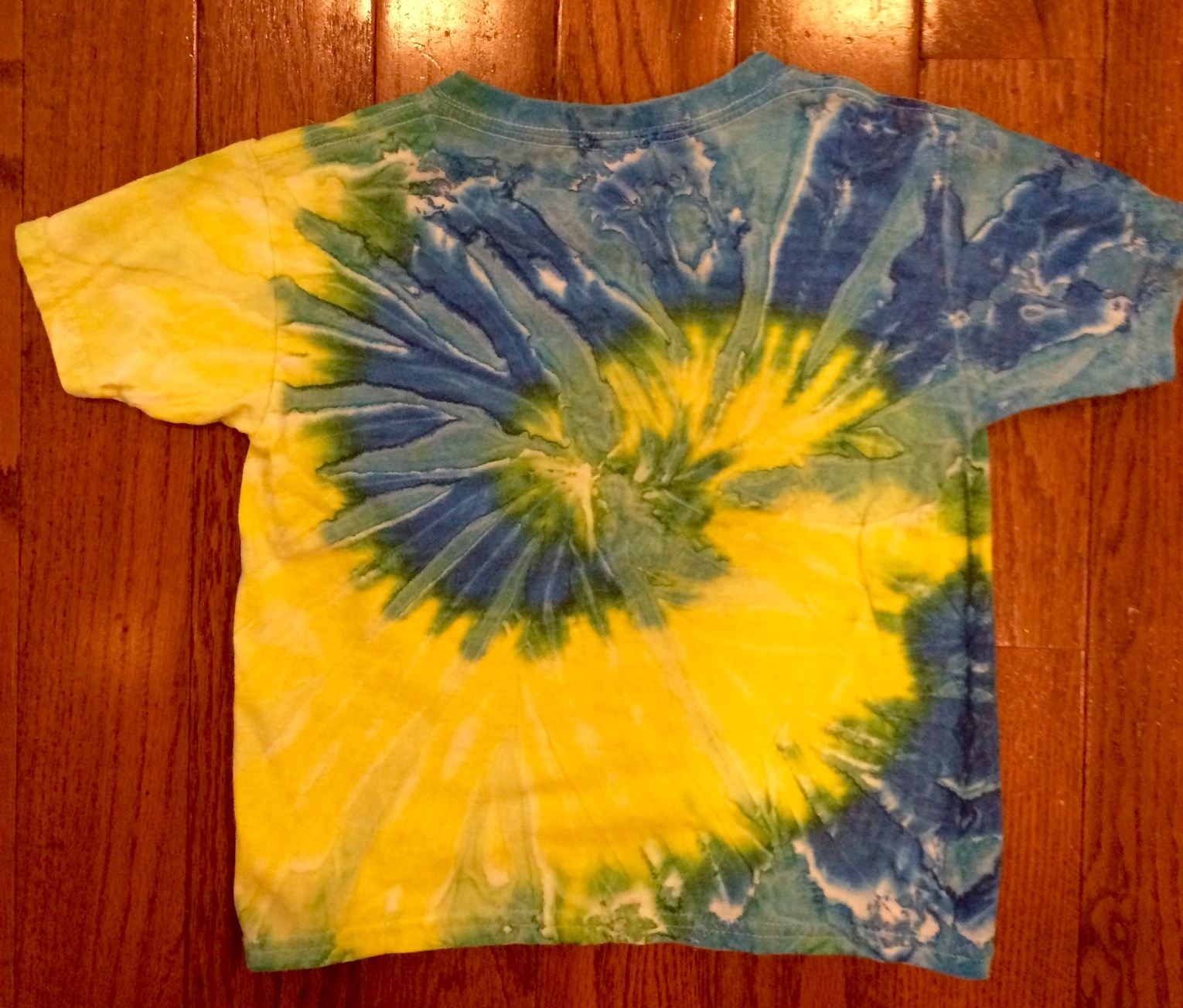Boys Miami Beach, Florida tie die T-shirt, XS, great condition.n