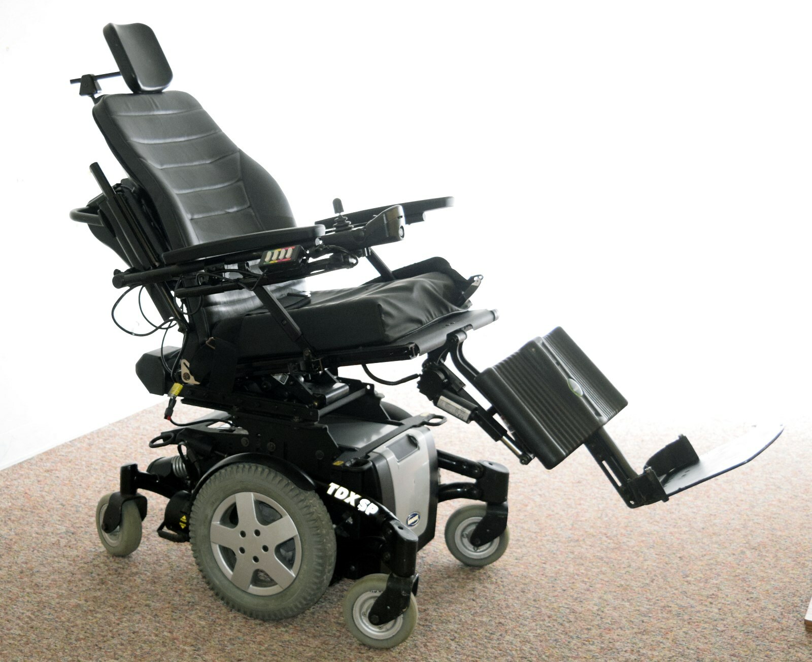 electric wheelchair Invacare TDX sp with -power legs -tilt-recline nice chair