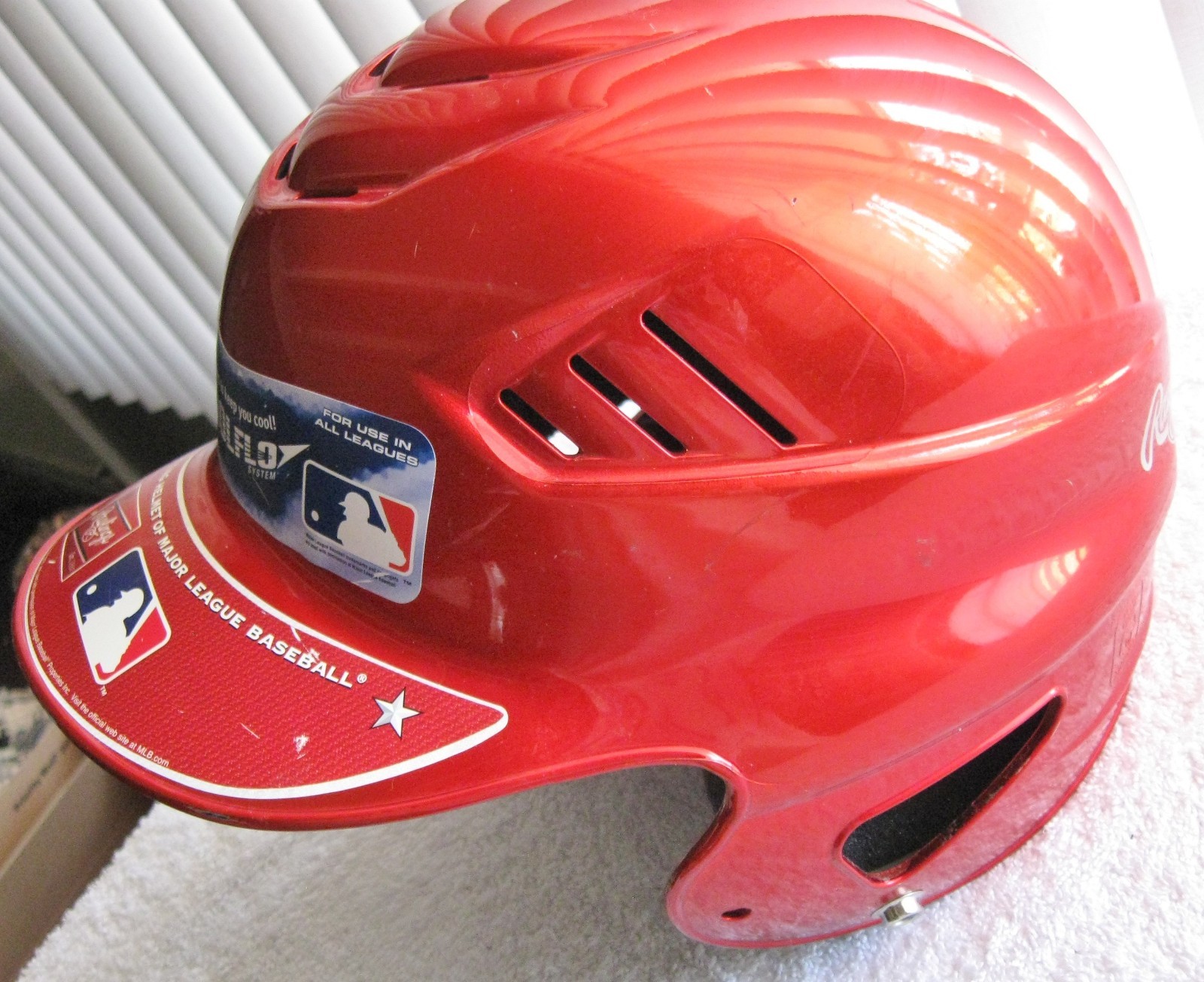 Red Rawlings cool flo batting helmet, sz 61/2 - 71/2,15 vent holes