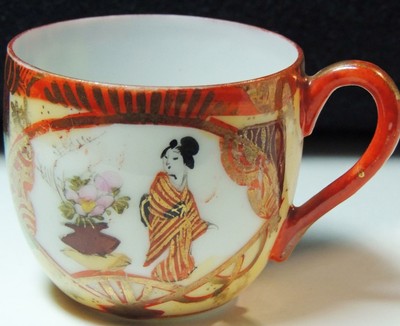 PETITE JAPANESE KUTANI TEACUP / DEMITASSE, DELICATE PORCELAIN, MINT CONDITION