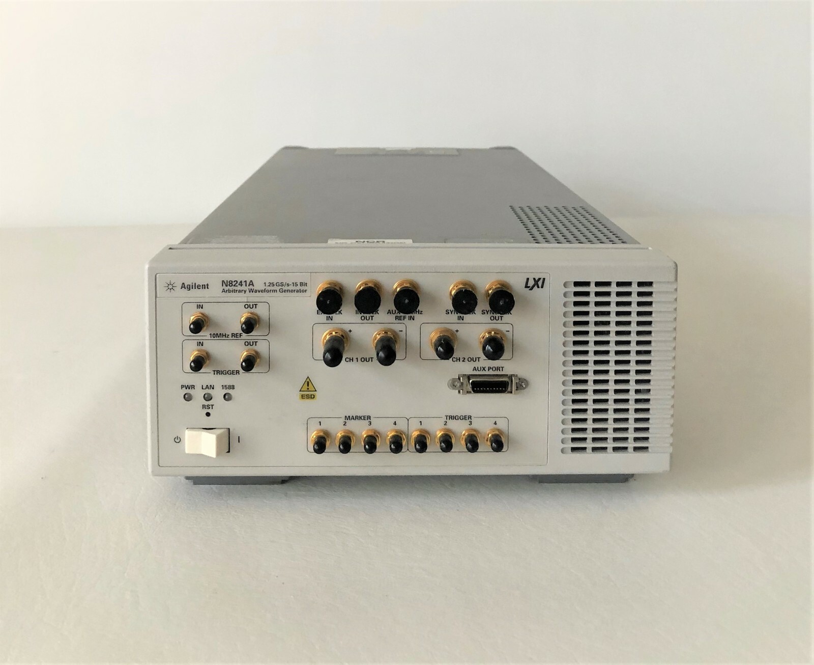 Keysight Agilent N8241A/016/125 Arbitrary Waveform Generator Synthetic
