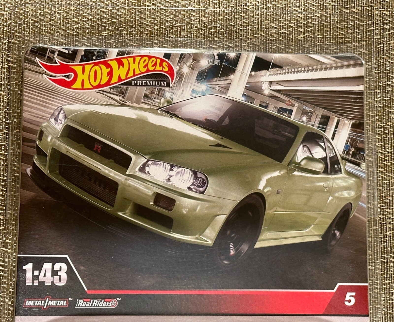 Hot Wheels 2024 Premium 1:43 scale Nissan Skyline GT-R BNR34