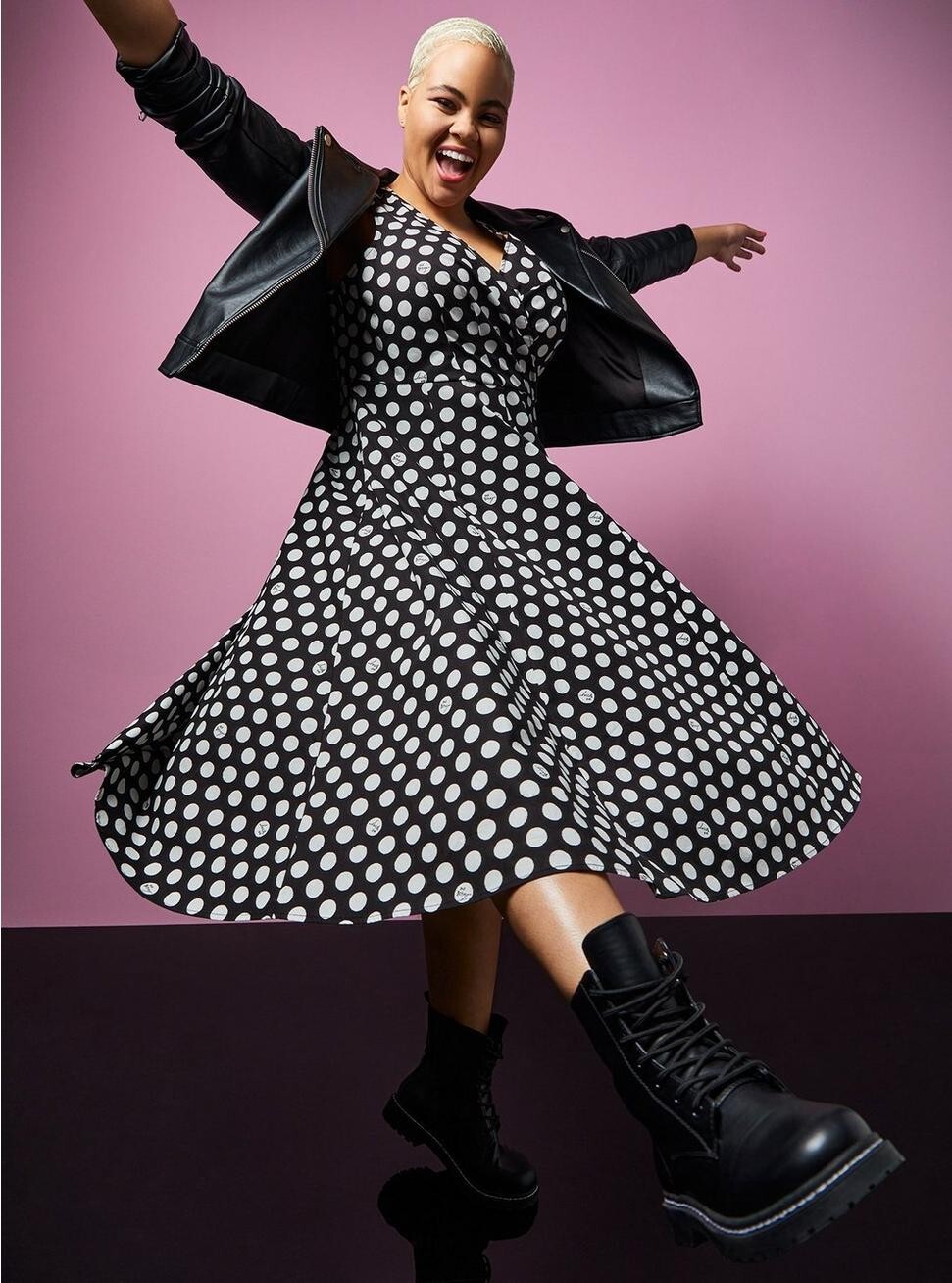 

TORRID Betsey Johnson Черно-белое поплиновое платье в горошек с расклешенной юбкой 0  12/14, Multicolor