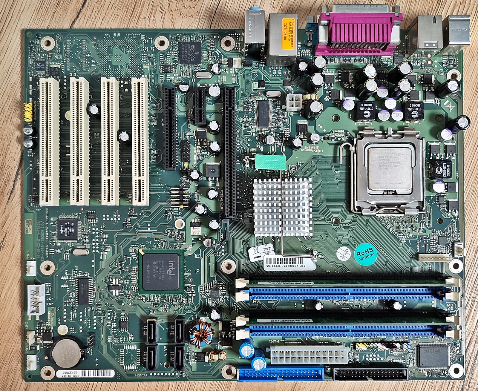 W26361-W1772-X-04 マザーボード Mainboard Fujitsu Siemens W26361-W22-X-02 Socket 370 SDRAM
