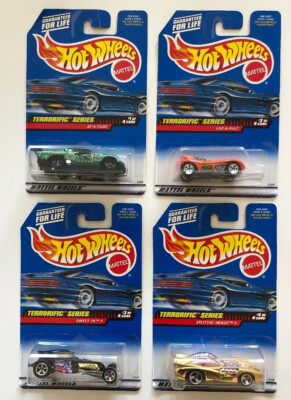 CANDY BLUE 2013 Hot Wheels ASTON MARTIN DBS #153 HW Showroom