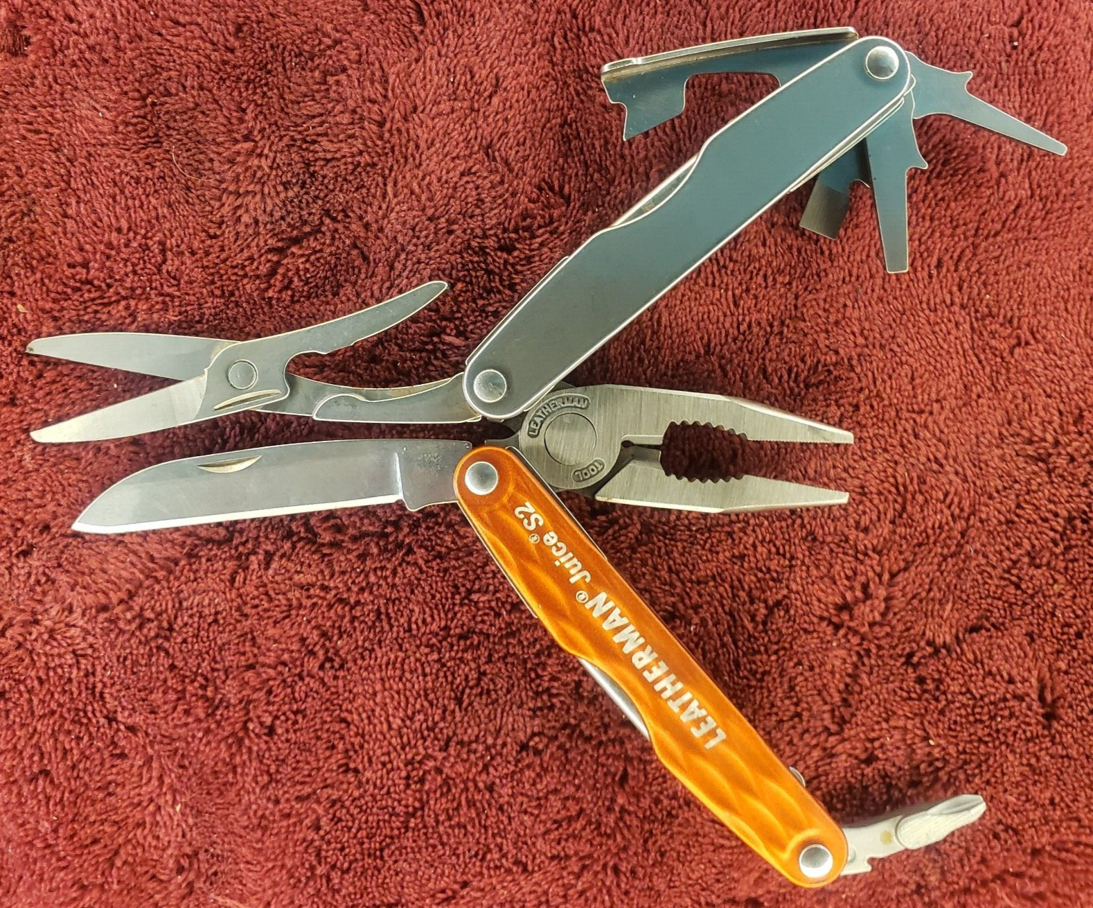 Leatherman Juice S2 Multi-Tool Cinnabar Orange Retired Pliers Multi Tool read