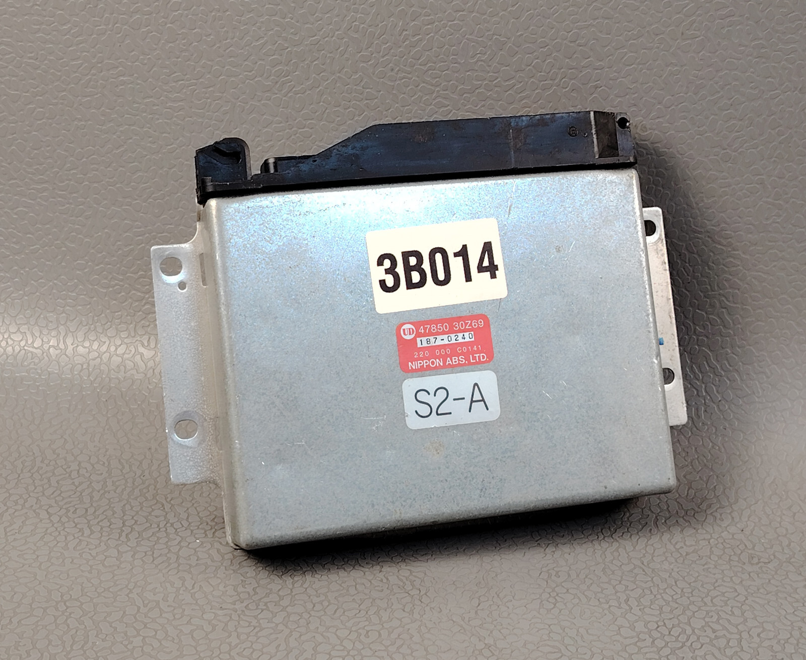 ⑧8-c/8-d セット 2002 2007 NISSAN UD CONDOR MK36 MK37 MK25 ABS CONTROL MODULE