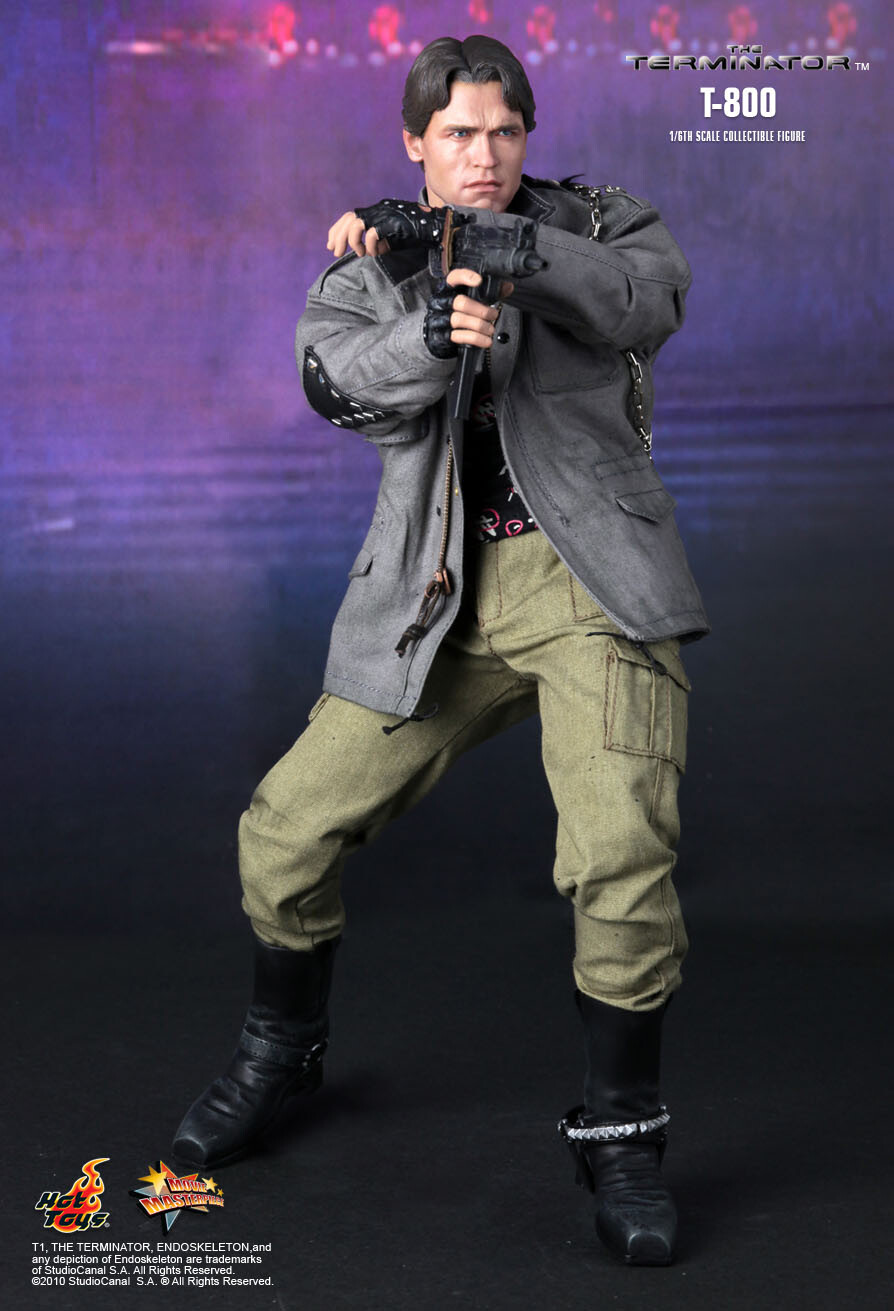 HOT TOYS TERMINATOR T-800 MMS136 1/6 SCALE FIGURE ARNOLD