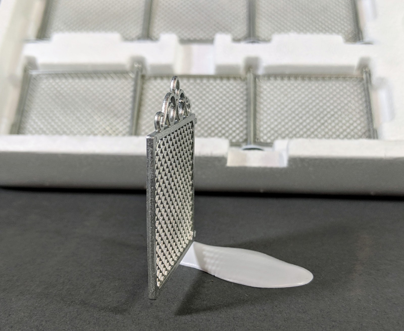 Dept 56 ~ Chain Link Fence With Gate  (52345) - Village Accessory *NEW*