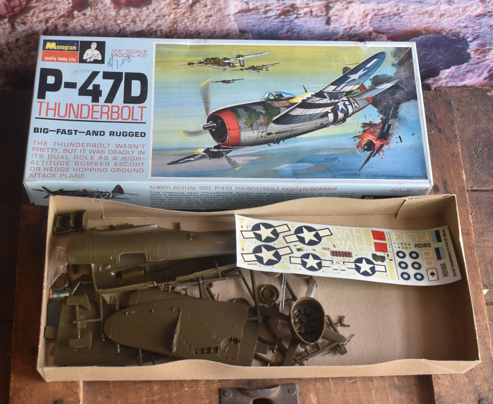 P-47 Thunderbolt 1/48 モノグラム完成品 P-47 Thunderbolt 1/48 モノグラム完成品