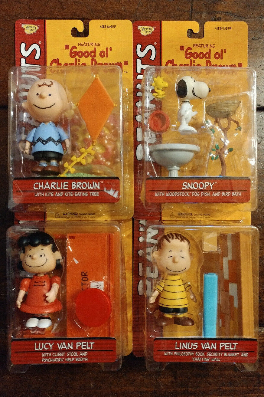 Lot of 4 MEMORY LANE Peanuts Good Ol' Charlie Brown SNOOPY