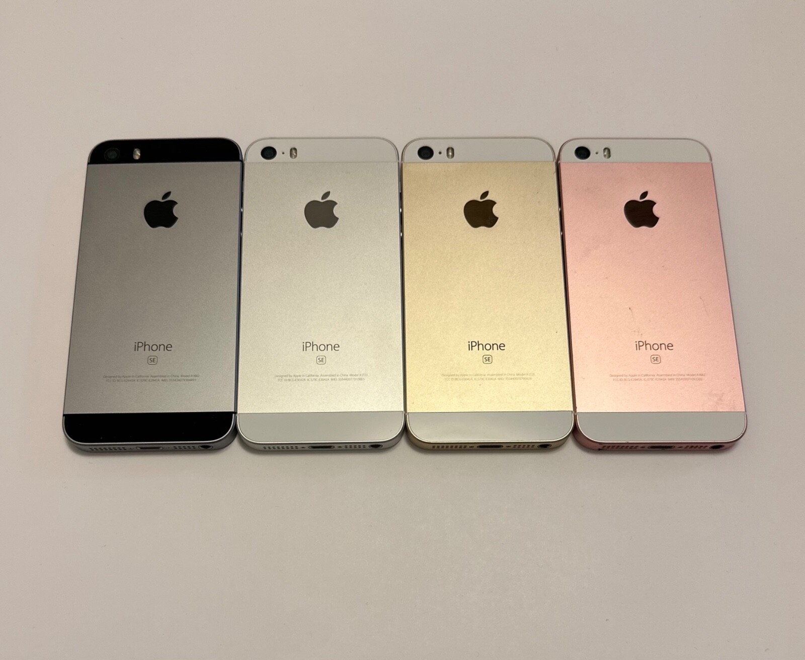 Apple iPhone Se gen 1 シルバー 本体 $_57.JPG?set_id=880000500F