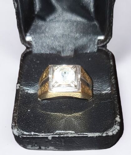 Vintage 18KT Gold HGE Stamped & Cubic Zirconia Ring Size Vintage 18KT Gold HGE Stamped & Cubic Zirconia Ring Size
