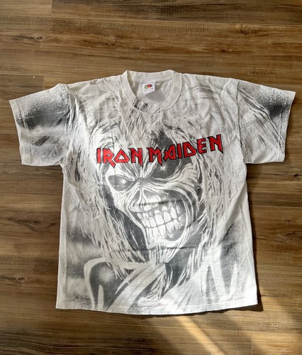 LA購入☆希少な刺繍ロゴ Iron Maiden レアTシャツXXLヴィンテージ LA購入☆希少な刺繍ロゴ Iron Maiden レアTシャツXXLヴィンテージ
