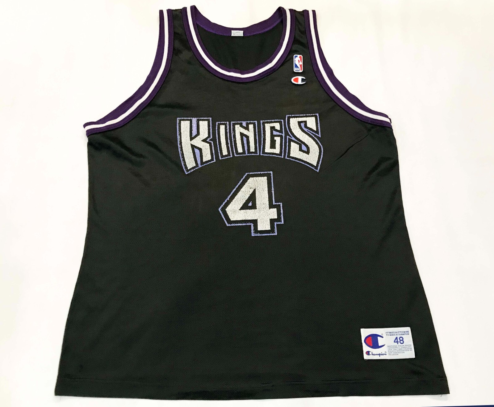 NBA SACRAMENTO KINGS エンブレム刺繍 大きめ 古着スウェット NBA SACRAMENTO KINGS エンブレム刺繍 大きめ 古着スウェット