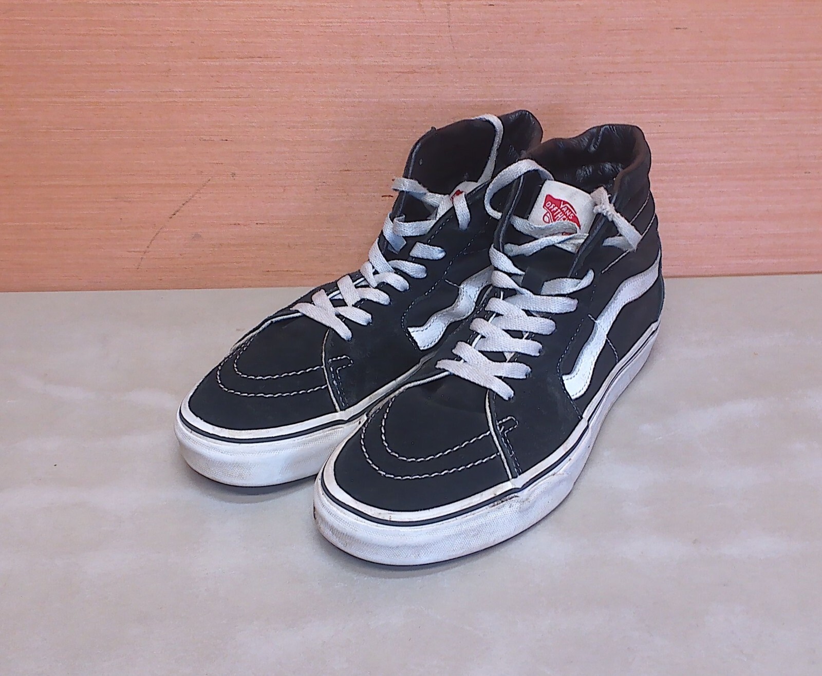 VANS OFF THE WALL スタジャン 黒 VANS（スタジャン）のフリマアイテム一覧