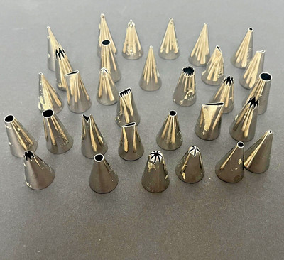 Lot of 31 Wilton Ateco Piping Tips Cake Cupcake Cookie Decorating Tools Icing