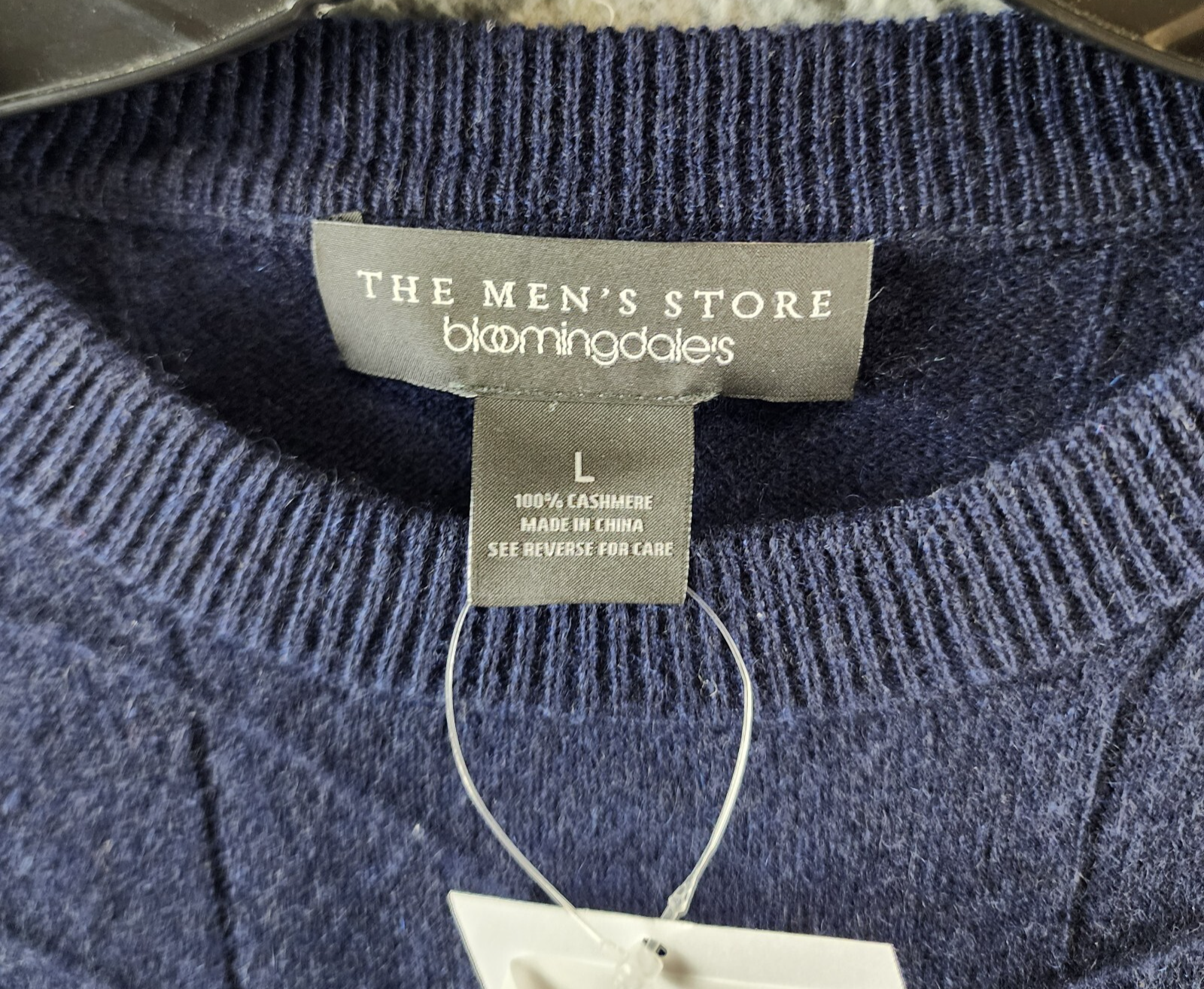 The Men's Store at Bloomingdale's Cashmere Novelty Stitch Sweater Men's L Navy - Picture 4 of 13