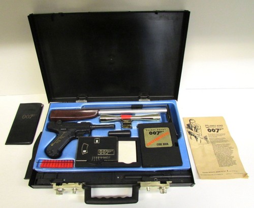 TOYGER CEO Storage Aluminum Attache Case Black holds over