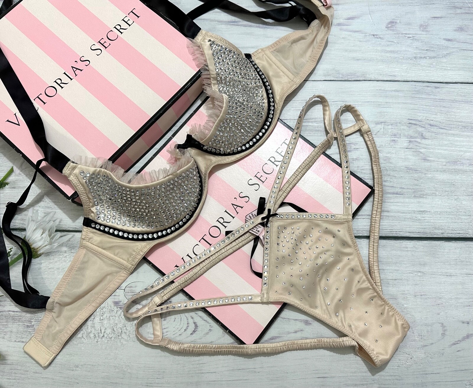 

Victorias Secret Dream Angels Quarter Cup Balconette Bra Set Champagne, Цвет слоновой кости